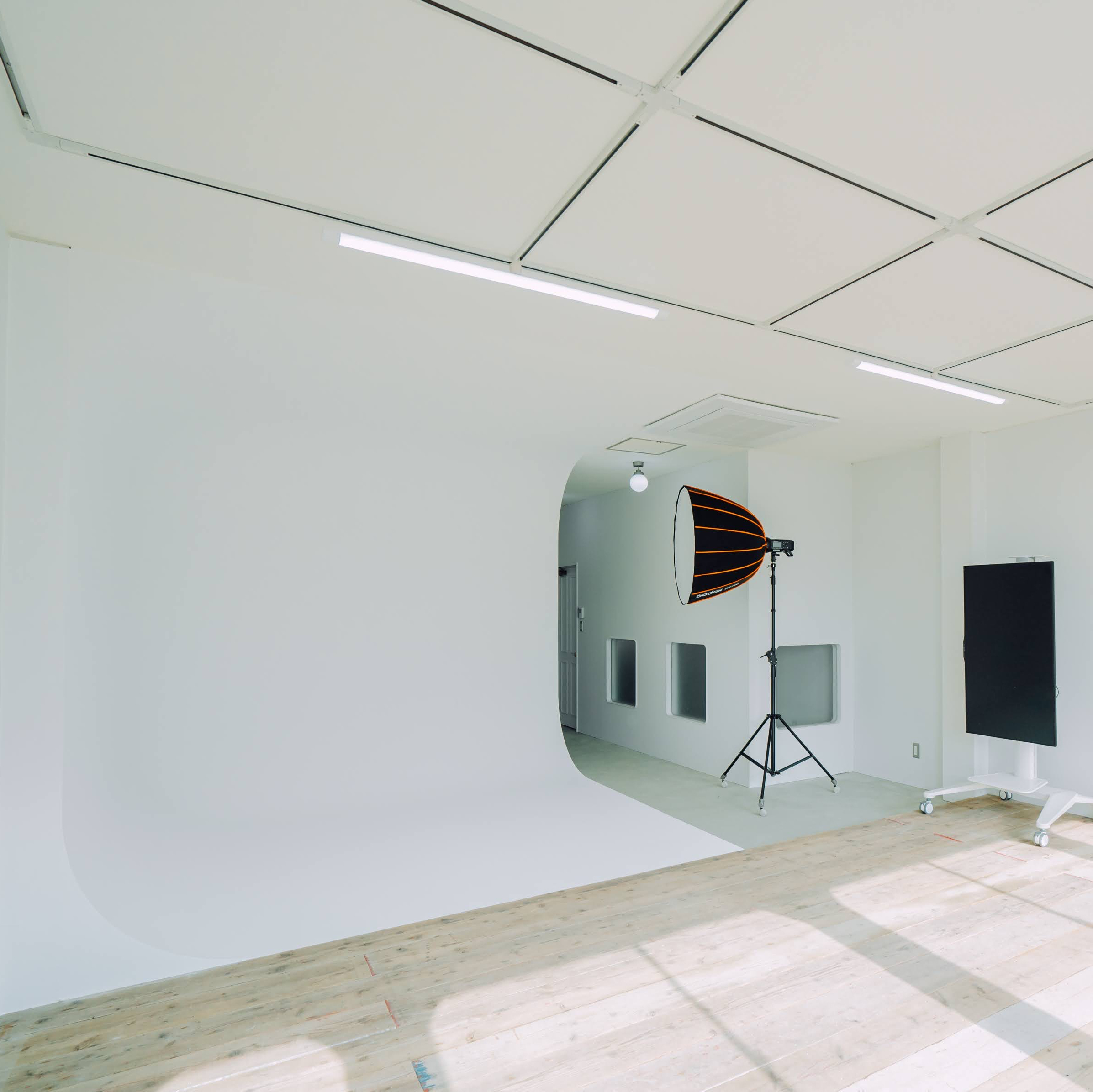 フリースタジオ ニル